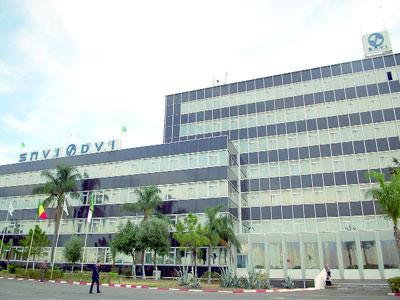 Renault et l'Etat algérien créent un joint-venture pour la fabrication automobile                                    La Snvi et le Fonds national d'investissement en sont actionnaires majoritaires