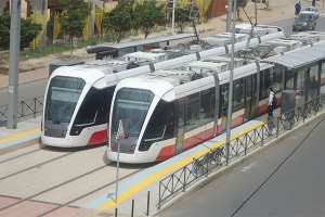 القمامة  توقف تجارب الترامواي بسيدي بلعباس