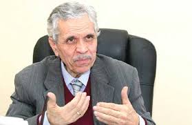 Le professeur Chems Eddine Chitour de l'Ecole polytechnique d'Alger au «Le Quotidien d'Oran»: «La grande majorité des Algériens a plus besoin de transports en commun que de voitures particulières»