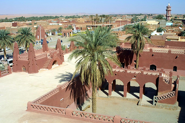 انتعاش السياحة الداخلية وتراجع في توافد السياح الأجانب بأدرار