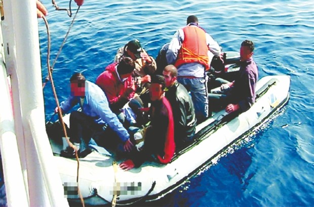 Quatre morts dans le naufrage d'un chalutier à Sidi Lakhdar