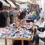 عرقلة لحركة المرور، اعتداءات، سرقات يومية وعرض مواد فاسدة أمام القمامات                                    «الشعب» تستطلع الأسواق الفوضوية بسكيكدة