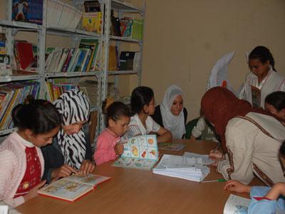 La motivation des élèves pour la lecture est une impérieuse nécessité                                    Alors que l'environnement idéal pour la lecture existe au niveau des différentes bibliothèques réalisées