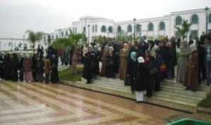 أعوان أمن المركز الجامعي بغليزان يستنجدون بالوالي