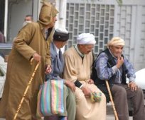 قافلة المهرجان تزور مراكز الطفولة المسعفة ودار العجزة بالشلف