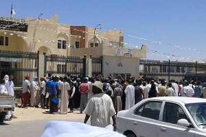 محتجون يغلقون مقر دائرة ورقلة