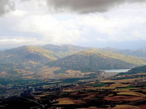 Le règne du calme en sursis                                    Tizi ouzou, Le Mausolée de Sidi Belloua
