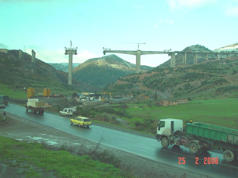 Autoroute Sétif-Alger fermée en partie.