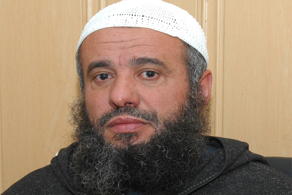 السلفية العلمية تستنكر دفن إمام في فناء مسجد بالشلف