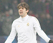 A l'étranger                                    Real Madrid/ Galatasaray n'abandonne pas Kaka