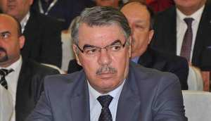 الكناس يوجه أصابع الاتهام لمدير جامعة ورقلة