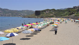 Voyage, plage ou... cyber et clim à la maison : Saison estivale : à chacun ses moyens