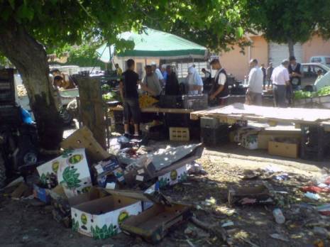 L'anarchie des uns et le laxisme des autres                                    Squat des espaces publics à Mila