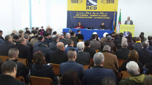 18 militants dont des cadres démissionnent