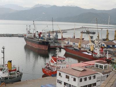 Le port de Béjaïa                                    Une plateforme maritime en expansion