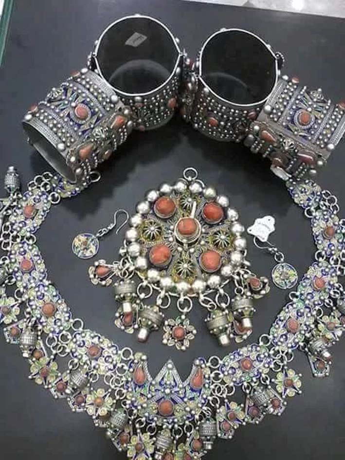 Oran : Un colloque national des artisans de joaillerie et de bijoux traditionnels