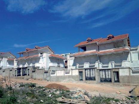 Des entreprises réclament leur dû à l'AADL