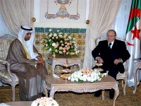 Le président Bouteflika reçoit le ministre koweïtien de l'Education et des Finances par intérim