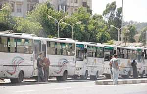 Les transporteurs bloquent l'accès ouest de la ville