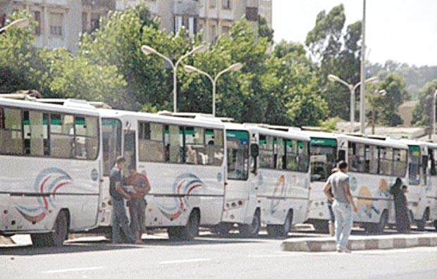 Les transporteurs bloquent l'accès ouest de la ville
