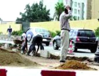 مقاولون مزيفون وراء تراجع التنمية في مستغانم                                    مشاريع لا تزال عالقة منذ 2005