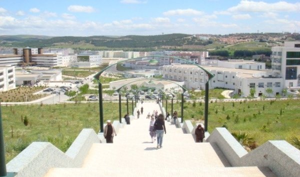 جامعة سطيف على صفيح ساخن