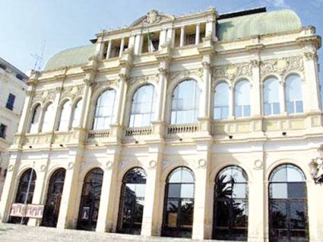 Dix-sept pièces à l'affiche                                    Festival national du théâtre professionnel