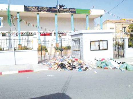 L'APW réclame la force publique                                    Décharge publique de Seddouk (Béjaïa)