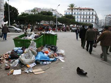 Un début de toilette pour Alger qui en a bien besoin