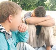 Leurs parents sont trop pauvres pour les y envoyer                                    Ces enfants privés d'école