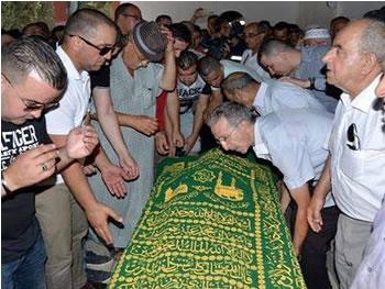 Une foule nombreuse à son enterrement