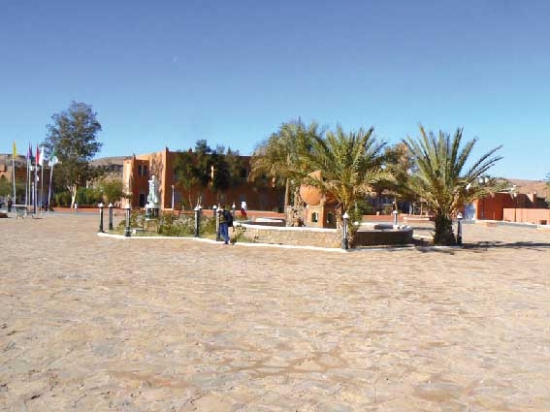 الواحات وجهة العائلات ببشار في موسم الصيف