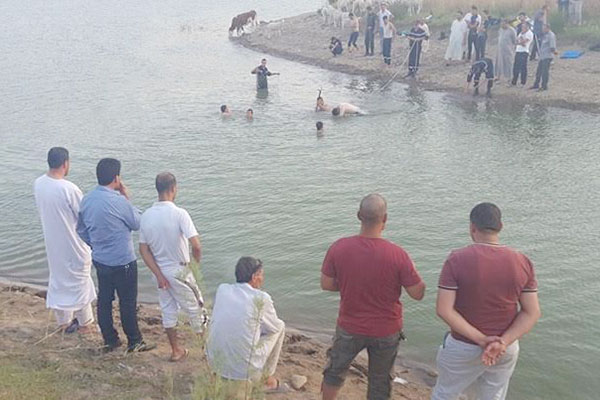 مغامرون يصرون على السباحة في مياه سد بني هارون بميلة