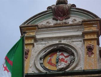 رمز الجمهورية الفرنسية يعتلي مقرّ المجاهدين في ولاية المدية!