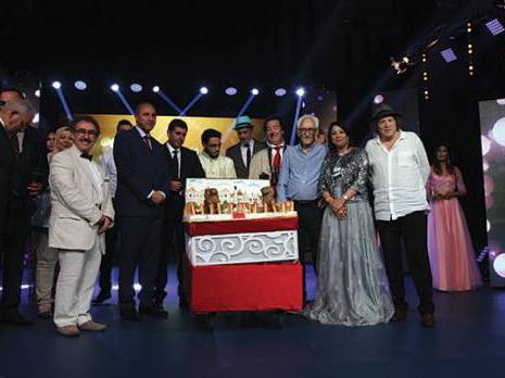 Désormais, les regards se tournent vers l'avenir... du cinéma