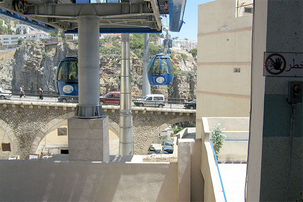 إصابة 11 مسافرا في تصادم لعربات تيليفريك قسنطينة