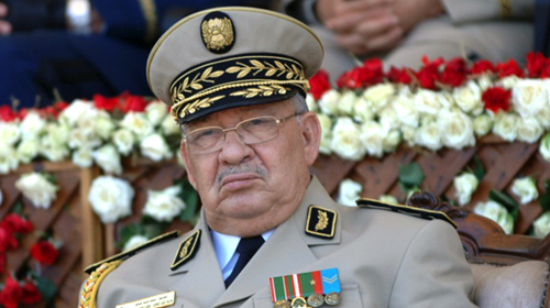 «L'importance de rehausser le niveau d'instruction des Forces armées»