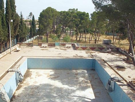 Plus de trente ans pour la construction d'une piscine !