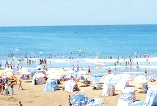 إنزال قياسي للمصطافين على شواطئ بجاية