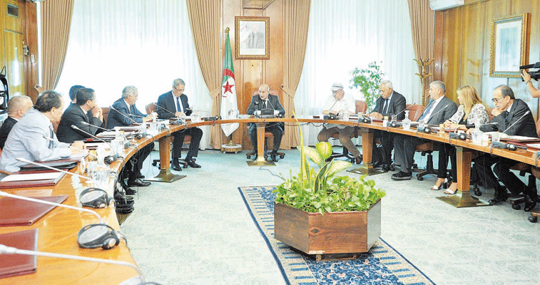 الثلاثية المقبلة في 23 سبتمبر بغرداية: تبون: لن نلجأ للاستدانة و لن نرهن سيادتنا