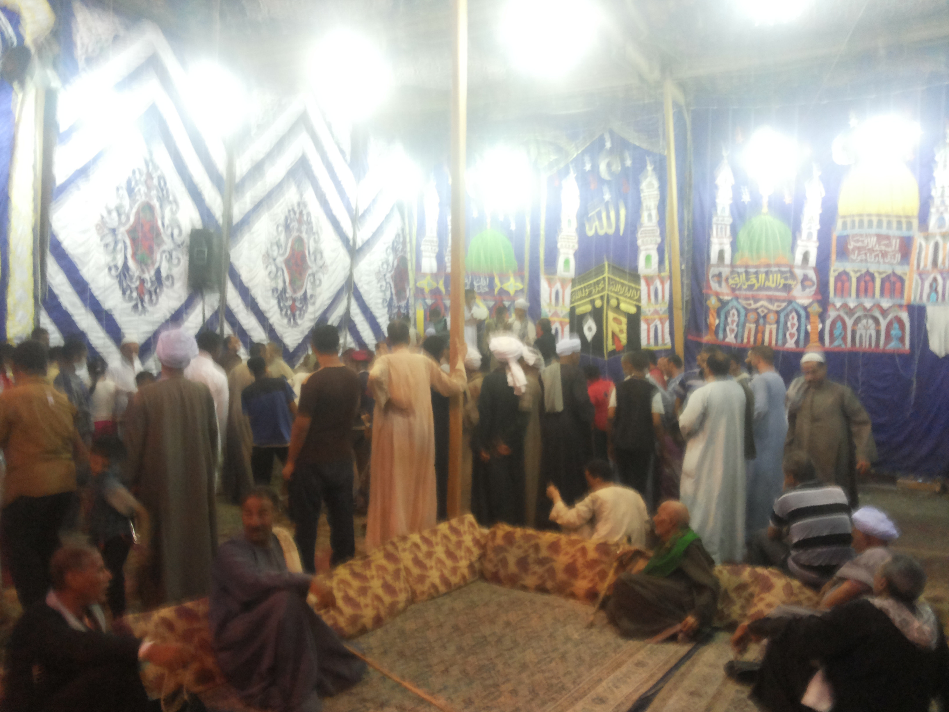 «واسأل نجوم الليل هل زار الكرى جَـفني؟».. أبناء الطرق الصوفية يحتفلون بختام مولد العارف بالله بسوهاج