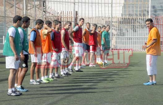 Graves incidents à Oran: Le coach de l'ASMO poignardé et les joueurs aspergés de ....