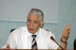 حراوبية يستنجد بهنديين وماليزيين لمواجهة العجز في أساتذة الإنجليزية                                    أكادميون يحذرون من المستوى الضعيف للطلبة الجزائريين في اللغات الأجنبية