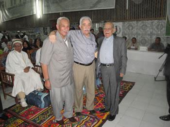 Kaddour M'Hamsadji s'entretient avec El Hâdj Mohamed Saïki (ancien capitaine de l'ALN, W IV, Z 4)                                    EN MARGE DE LA 5E EDITION DU FESTIVAL D'AUZIA-SOÛR EL GHOUZLÂNE