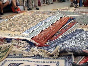 Le tapis d'Aït Hichem retrouve sa montagne