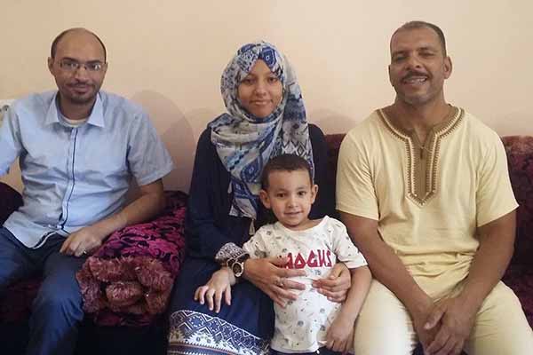 انتظروني طبيبة جراحة مختصة في العظام أو الأعصاب بمستشفى إيليزي