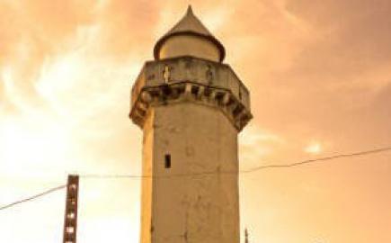 مئذنة الجامع الأحمر بالمدية.. معلم شامخ شموخ مؤسسه يوسف بن تاشفين