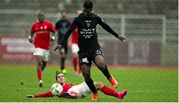 JSK : alors que le Congolais Obassi a fait faux bond / Le Camerounais Ikedi, 8e recrue des Canaris '