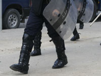 تيزي وزو/ إصابة 4 أشخاص وتوقيف شابين في اشتباكات بين الأمن ومحتجين بميزرانة