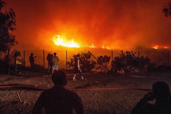 مواطنون يرفضون مغادرة منازلهم وآخرون يقضون أياما 